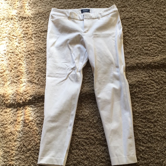 Old Navy Pants - NWOT Old navy white pixie pants size 8